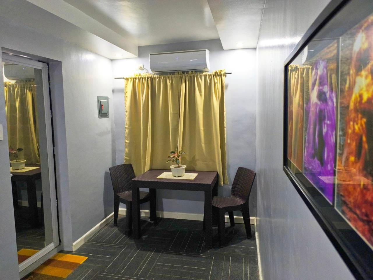 Vincent Resort Hotel Angeles Bagian luar foto