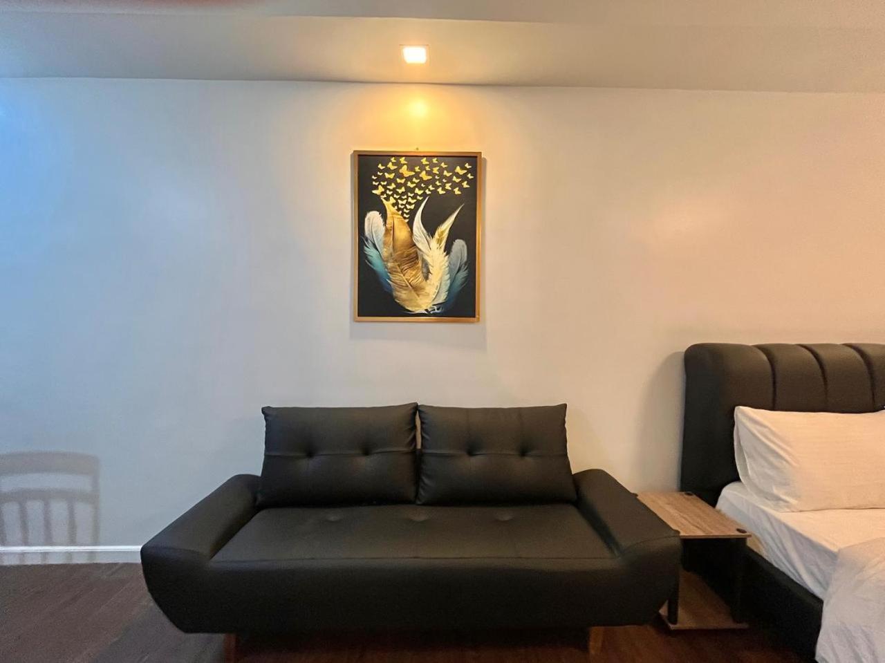 Vincent Resort Hotel Angeles Bagian luar foto