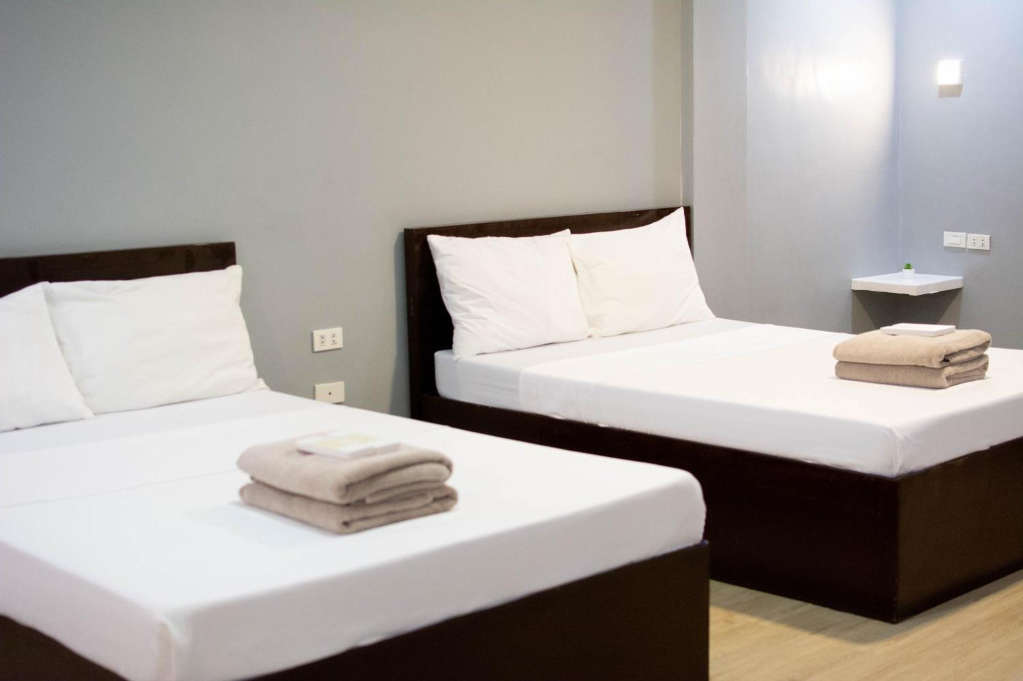 Vincent Resort Hotel Angeles Bagian luar foto