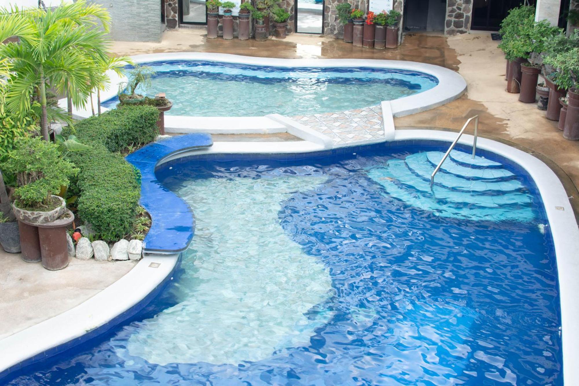 Vincent Resort Hotel Angeles Bagian luar foto