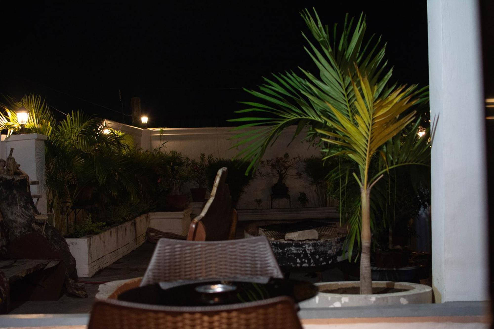 Vincent Resort Hotel Angeles Bagian luar foto