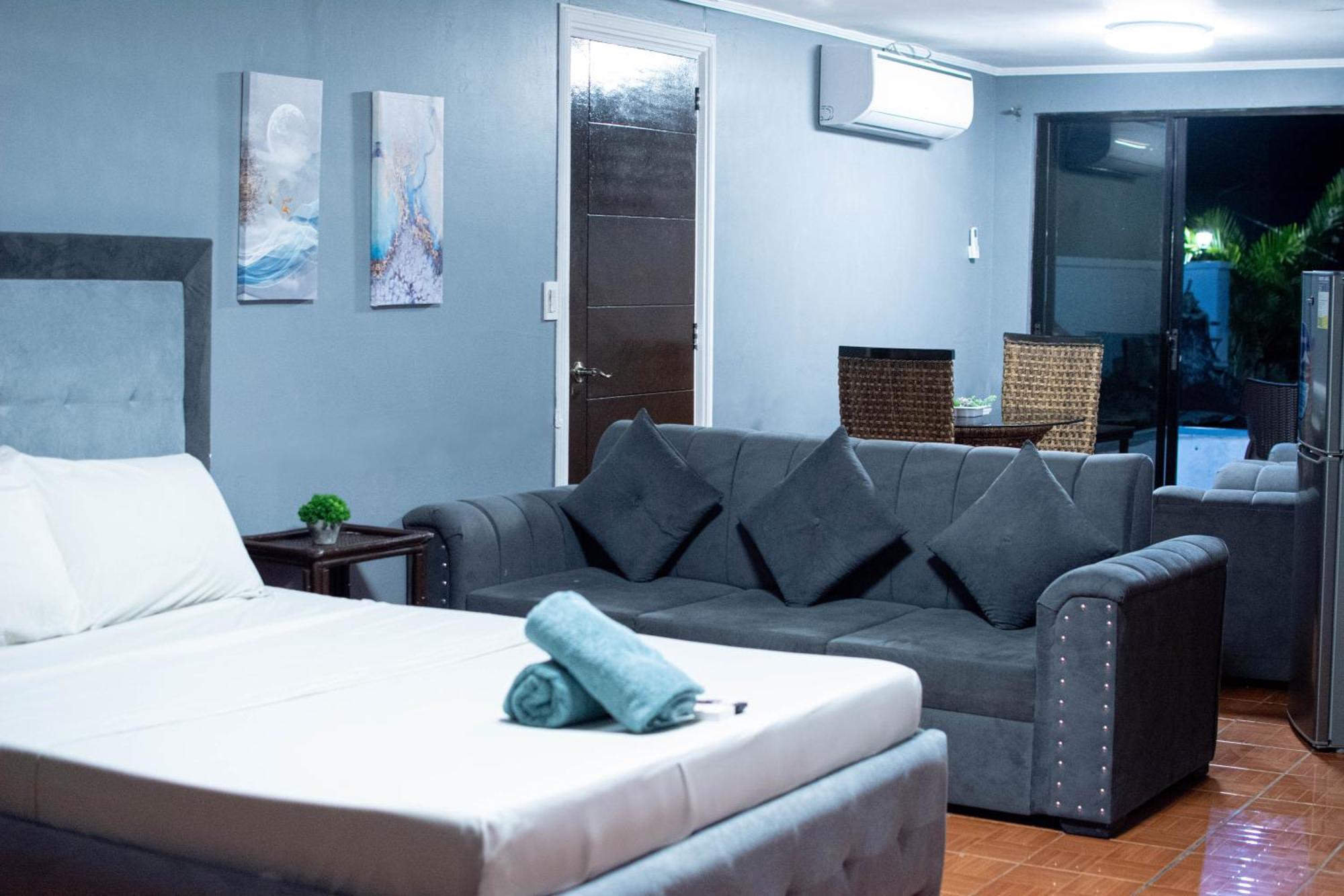 Vincent Resort Hotel Angeles Bagian luar foto
