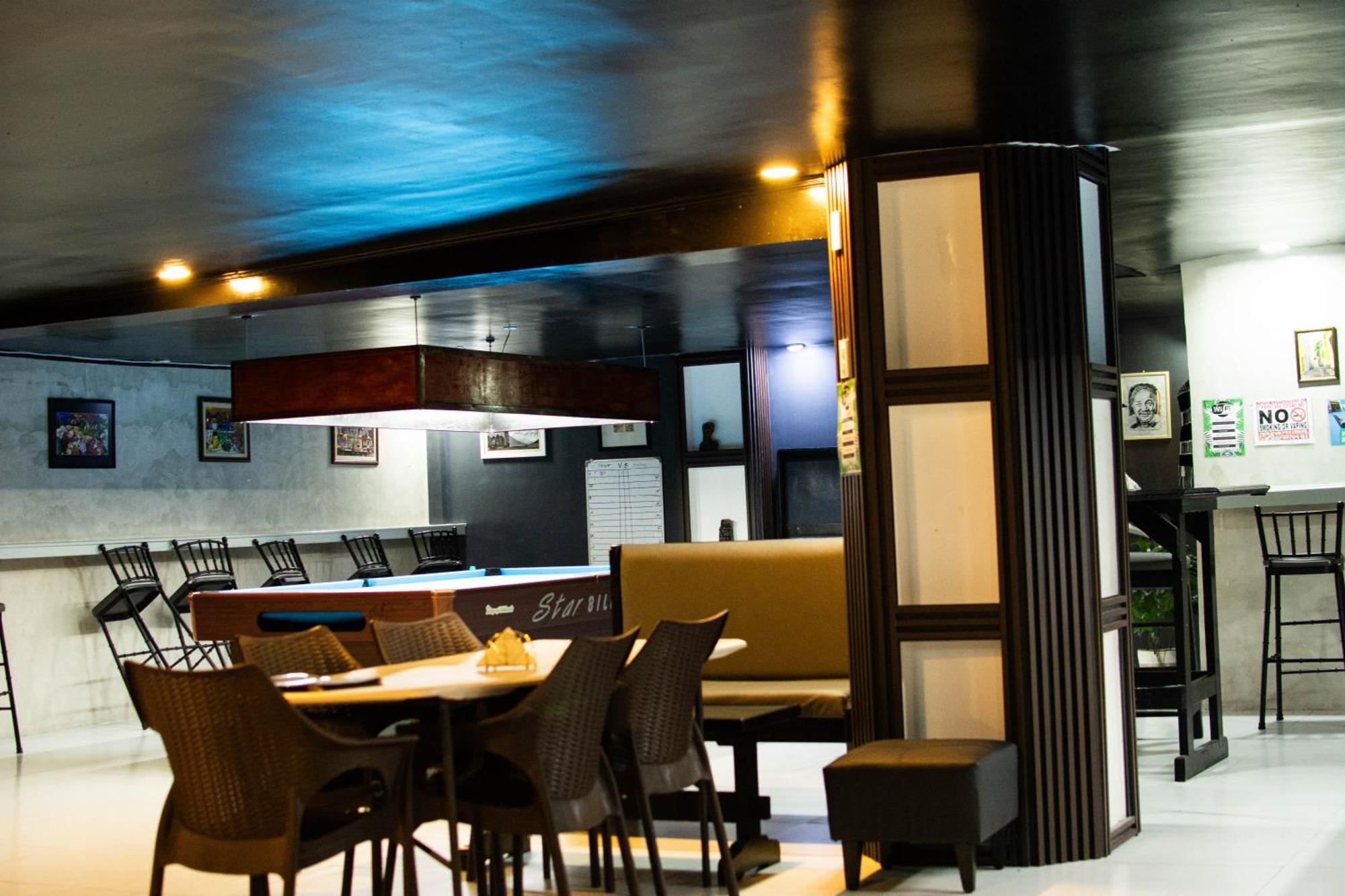 Vincent Resort Hotel Angeles Bagian luar foto